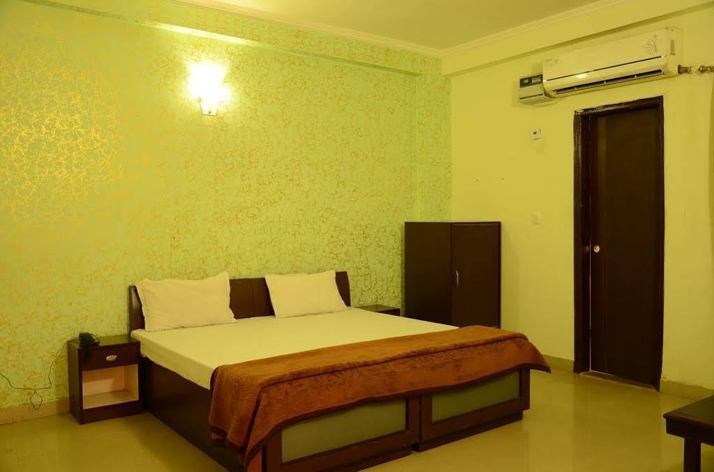 Hotel Le Princess @ Airport Nueva Delhi Exterior foto